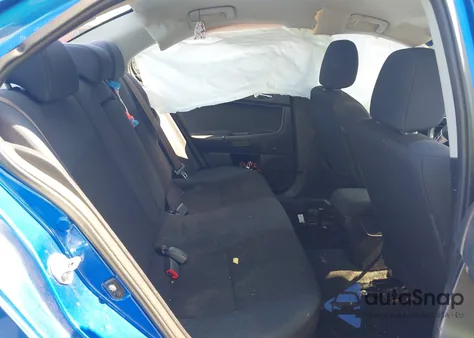 2016 Mitsubishi Lancer Es z USA, uszkodzony, nr VIN JA32U2FU5GU011175